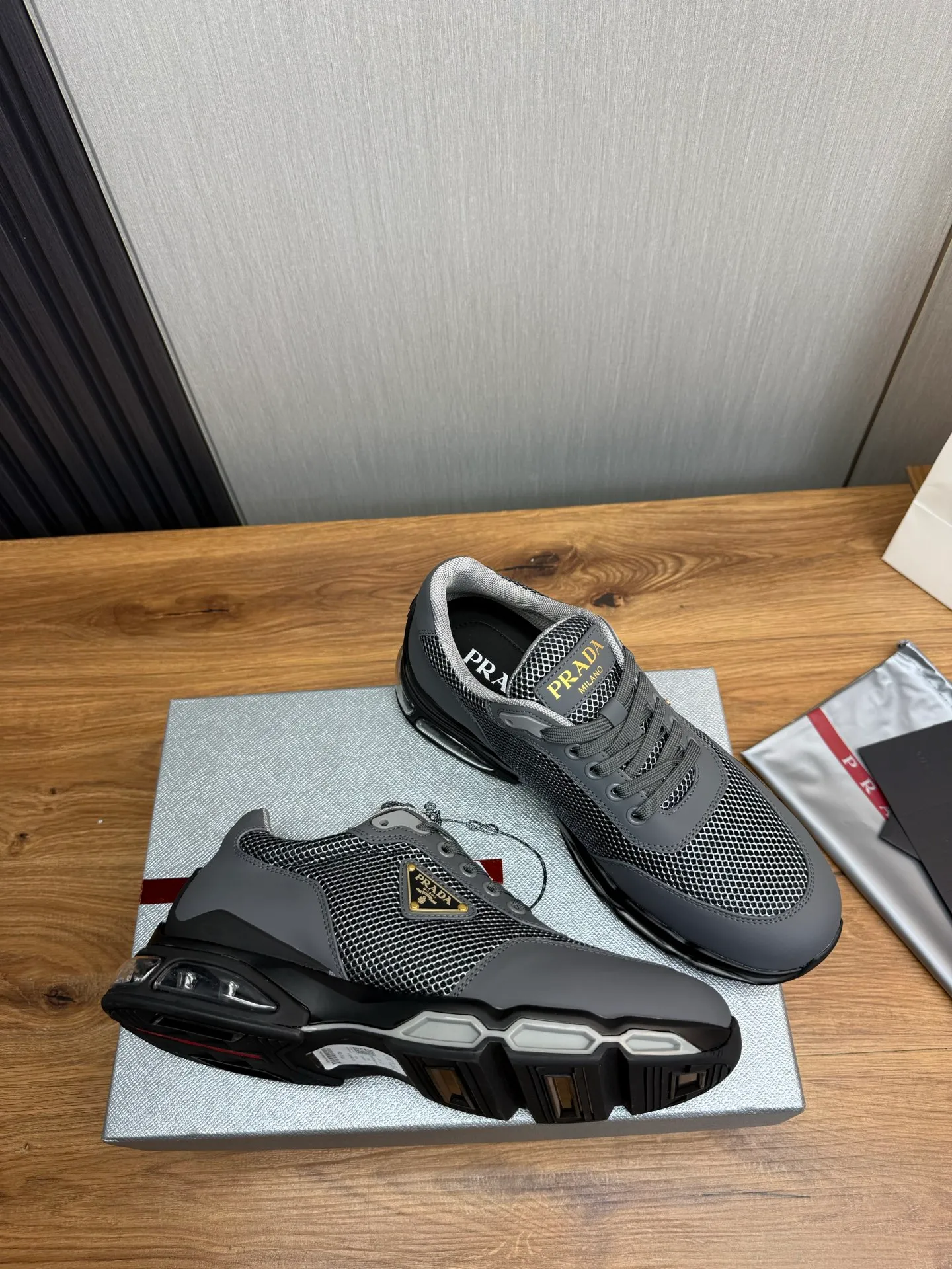 Men's shoes 💰640💰 [PRADA] Men's shoes are popular in the counter, high-quality shipments ✔️Official website synchronization, original cowhide with mesh surface + cowhide lining, 1⃣️:1⃣️reproduction, original air cushion original bottom, 38-45 (customized at 45)